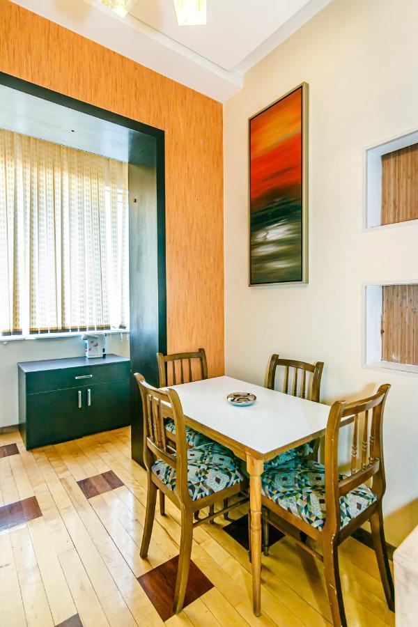 Lovely Sweet Apartment Баку Екстериор снимка