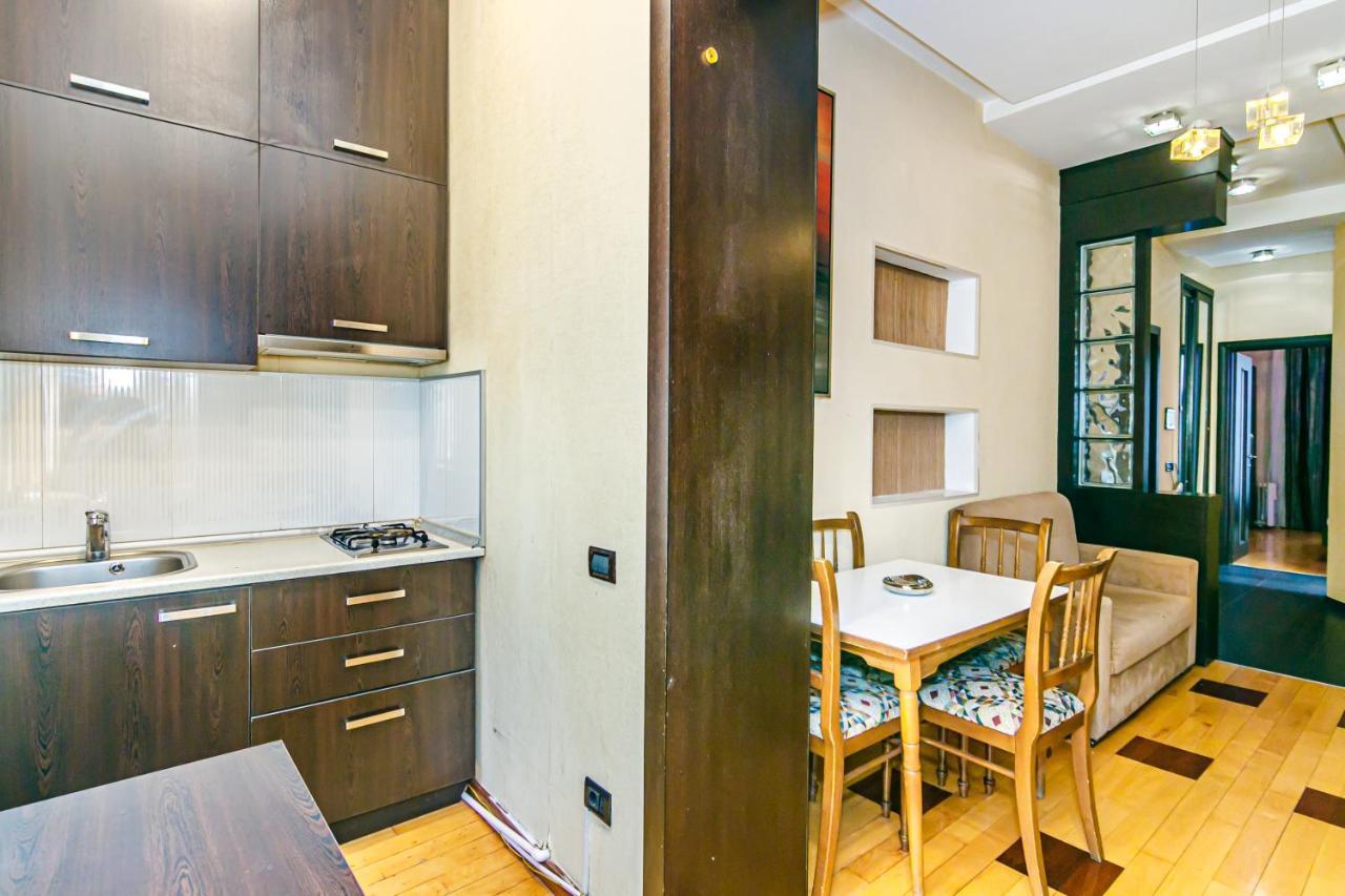 Lovely Sweet Apartment Баку Екстериор снимка